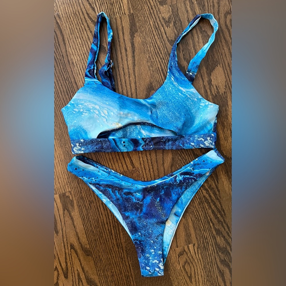 Zaful Cut Out High Leg Bikini NWOT